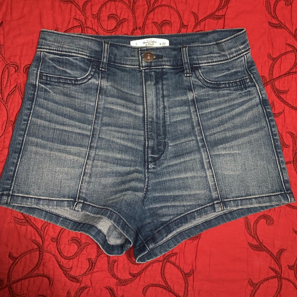 High Waisted Abercrombie & Fitch Jean Shorts ✨
